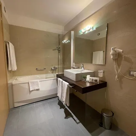 Aparthotel Matrix & 4*